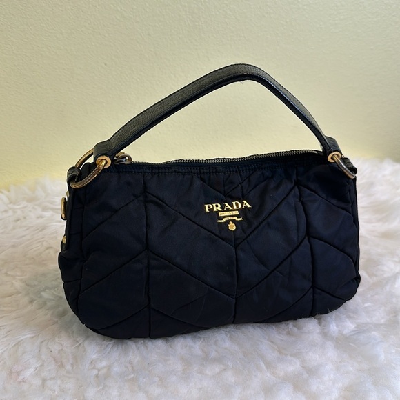 💯 Authentic Prada Tessuto Nylon Chevron Quilted Shoulder Bag Black🍀 - Picture 13 of 15